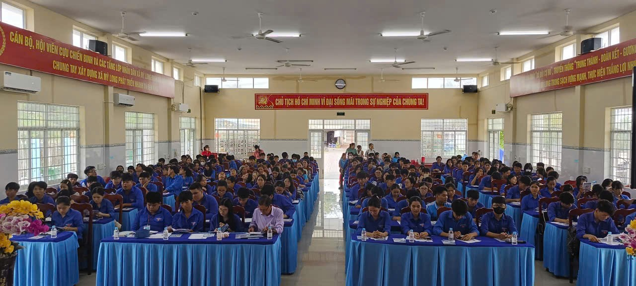 Xã Mỹ Long tổ chức hội thảo tư vấn, giới thiệu việc làm và học nghề cho người lao động, người đang hưởng trợ cấp thất nghiệp trên địa bàn xã.