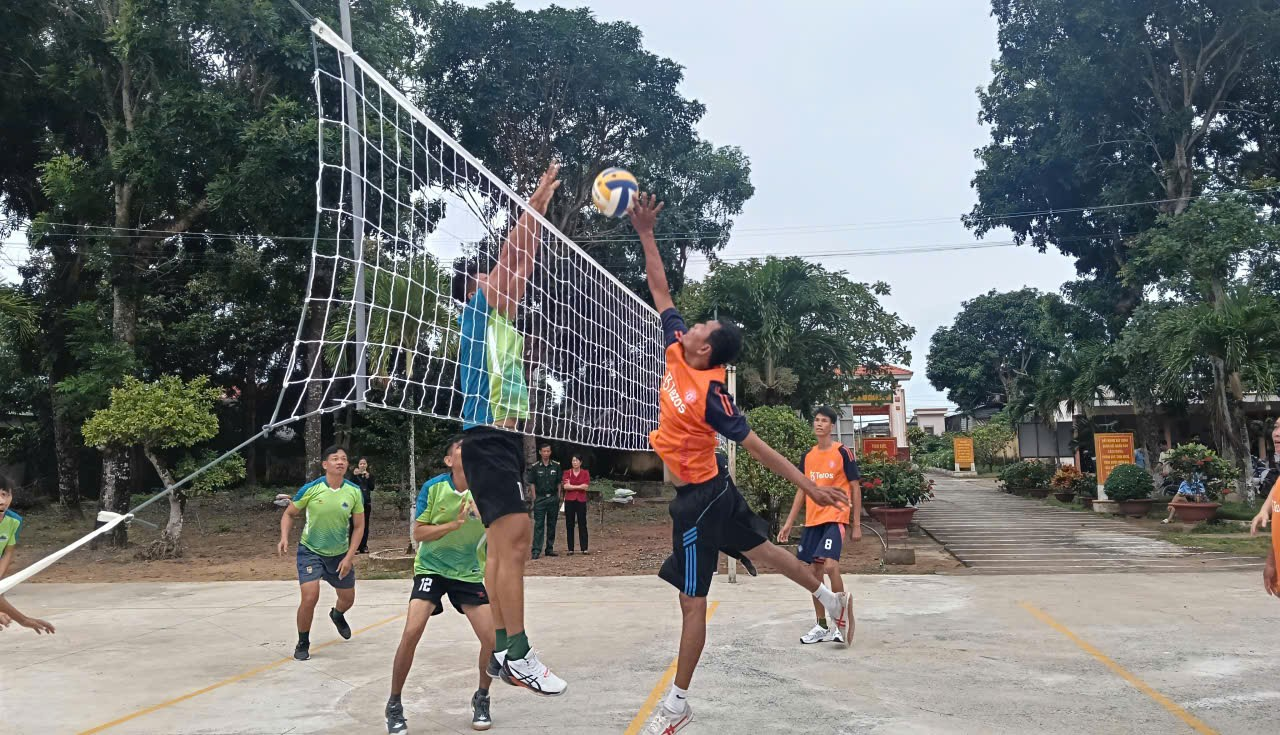 Xã Mỹ Long tổ chức giải bóng chuyền nhân dịp kỷ niệm 20 năm “ Ngày Hội toàn dân bảo vệ an ninh Tổ quốc” (19/8/2005 – 19/8/2025).