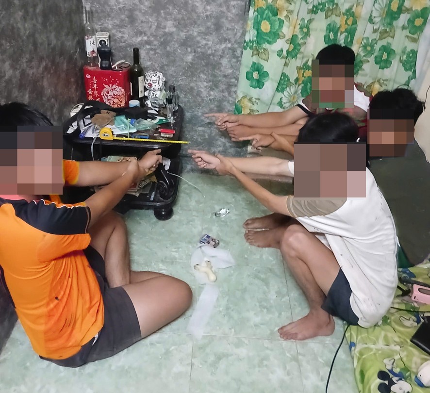 Công an xã Mỹ Long bắt quả tang 04 đối tượng tổ chức sử dụng trái phép chất ma túy