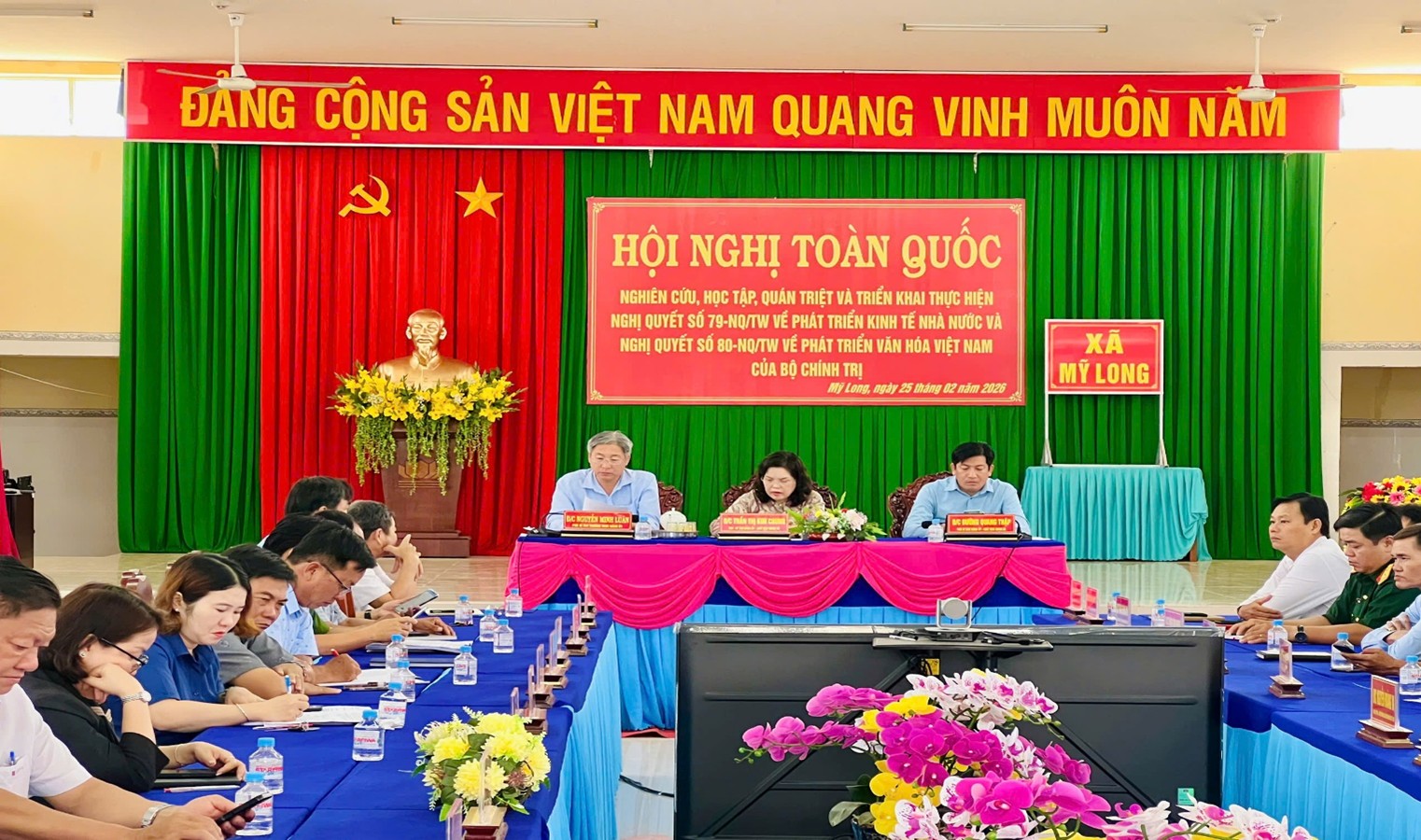 HỘI NGHỊ TOÀN QUỐC NGHIÊN CỨU, HỌC TẬP, QUÁN TRIỆT VÀ TRIỂN KHAI THỰC HIỆN NGHỊ QUYẾT SỐ 79-NQ/TW “VỀ PHÁT TRIỂN KINH TẾ NHÀ NƯỚC” VÀ NGHỊ QUYẾT SỐ 80-NQ/TW “VỀ PHÁT TRIỂN VĂN HÓA VIỆT NAM” CỦA BỘ CHÍNH TRỊ